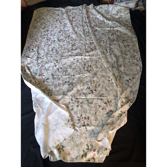 Vtg Christmas Rectangular Tablecloth 4x6’ Satin Vintage - Picture 1 of 2